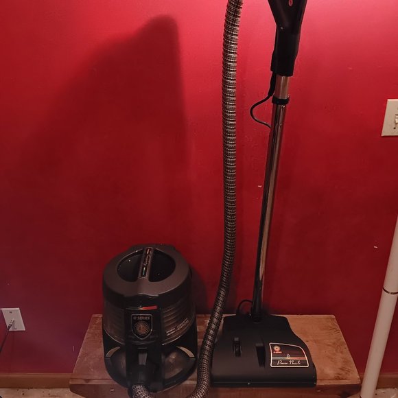 RAINBOW  VACUUM  CLEANER  E SERIES  WITH POWER NOZZLE AND STANDARD ATTACHMENTS - Picture 1 of 2